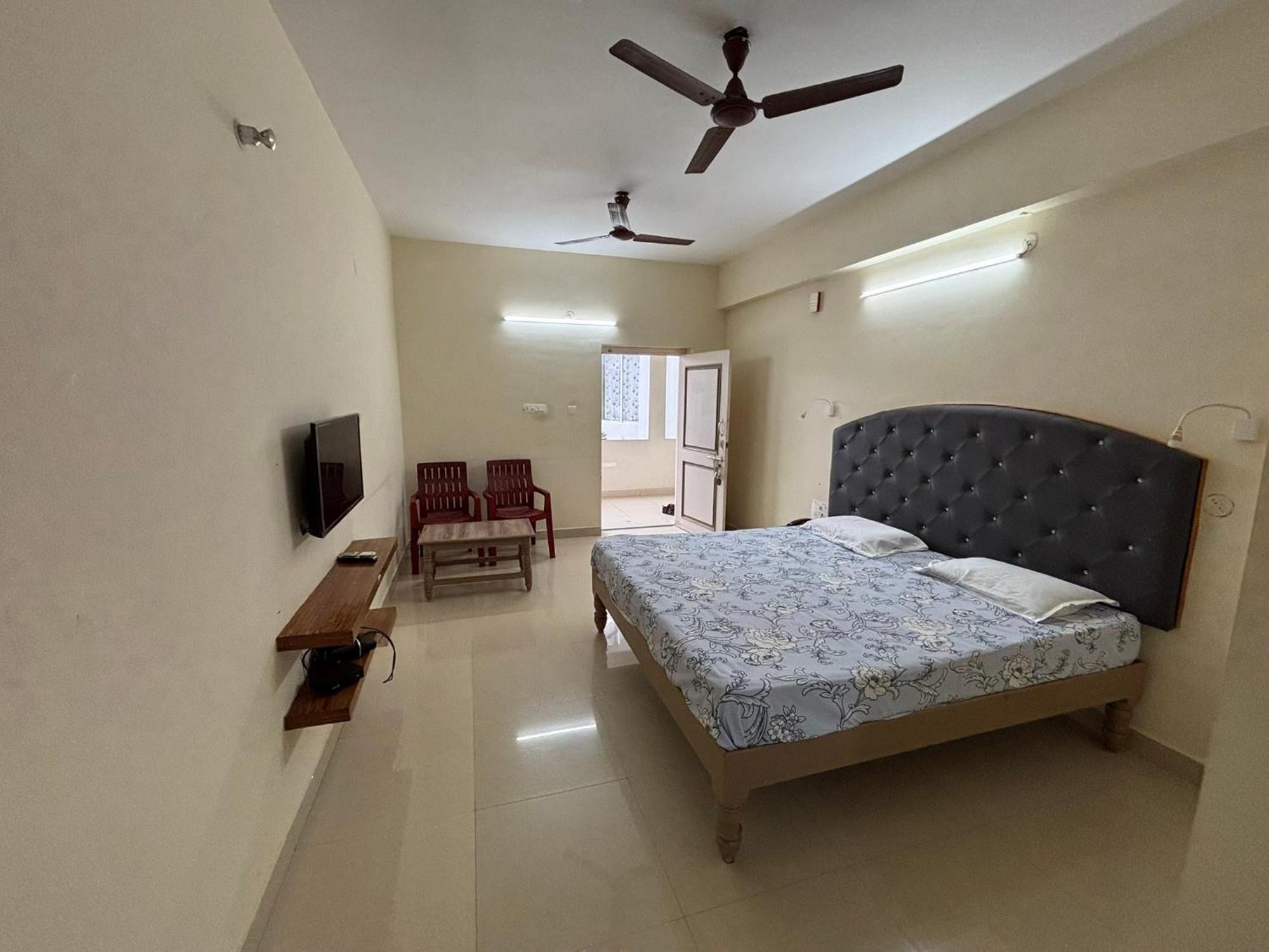 Srinivasa Hotel Tirupati Exterior foto