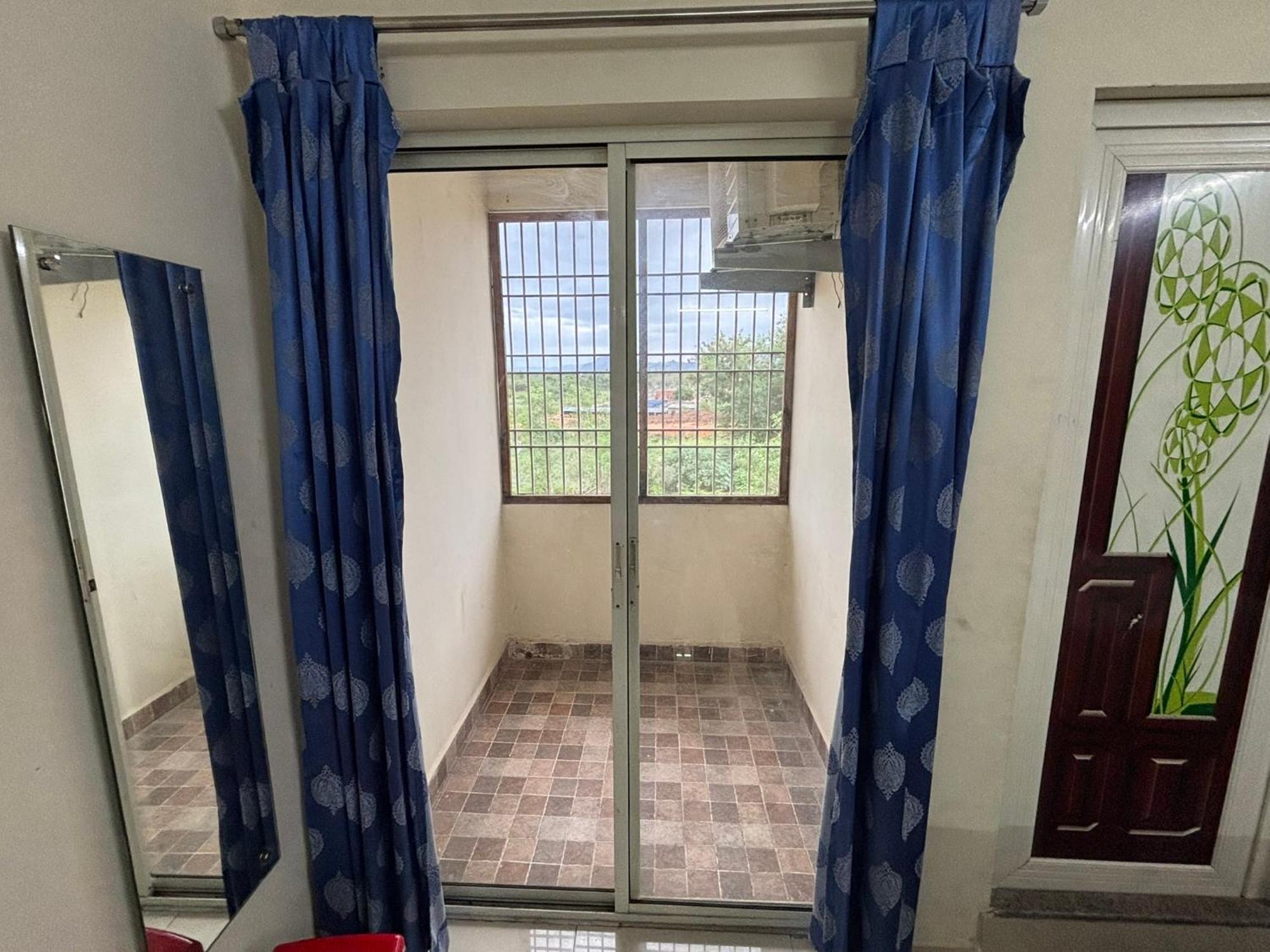 Srinivasa Hotel Tirupati Exterior foto